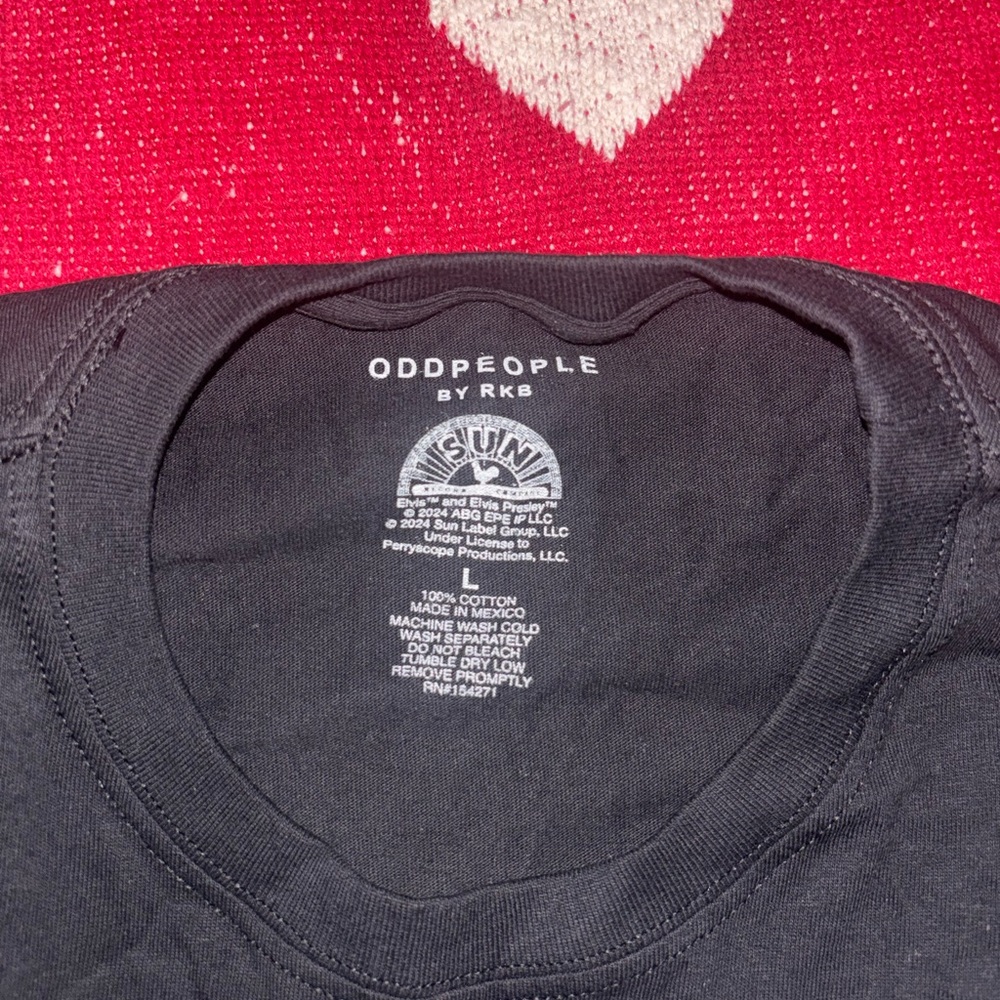 Elvis Presley Graphic T-Shirt - Black - Picture 3 of 3